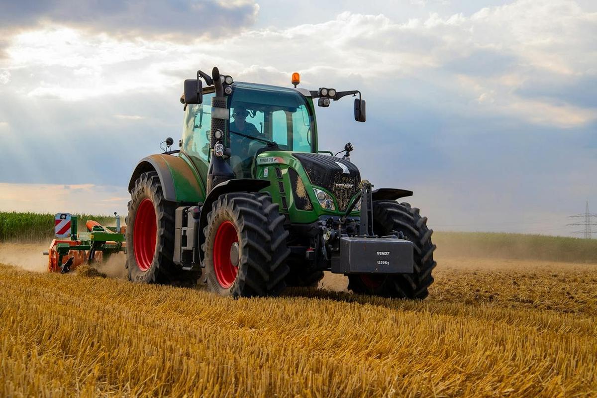 Indian Tractor Market Surges to $7.7 Billion in 2022, Expected to Reach $11.9 Billion by 2028